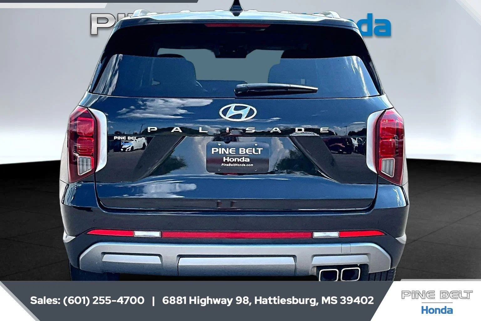 Used 2025 Abyss Black Pearl Hyundai SEL image 4