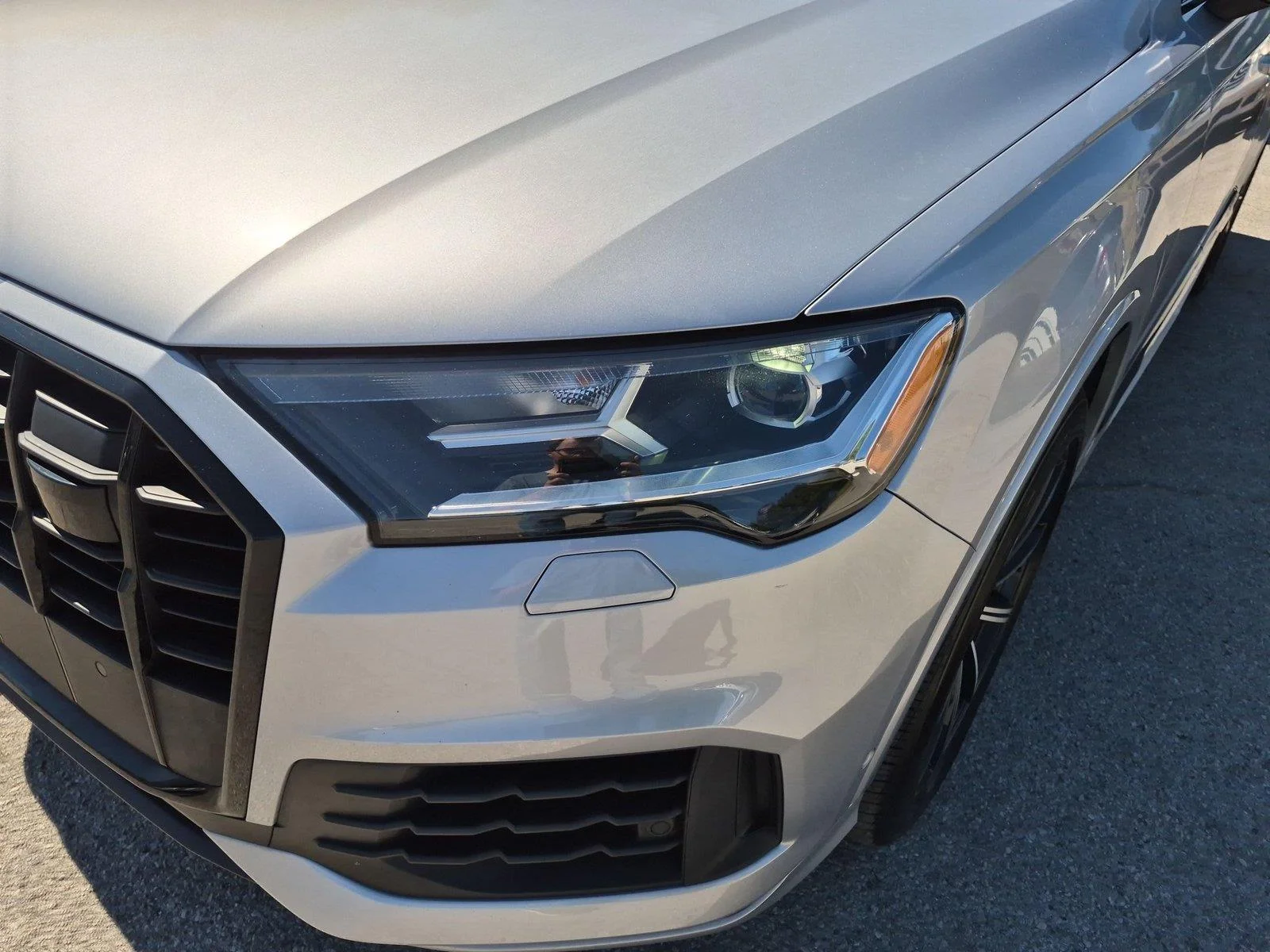 Used 2022 Florett Silver Metallic Audi Premium Plus image 9