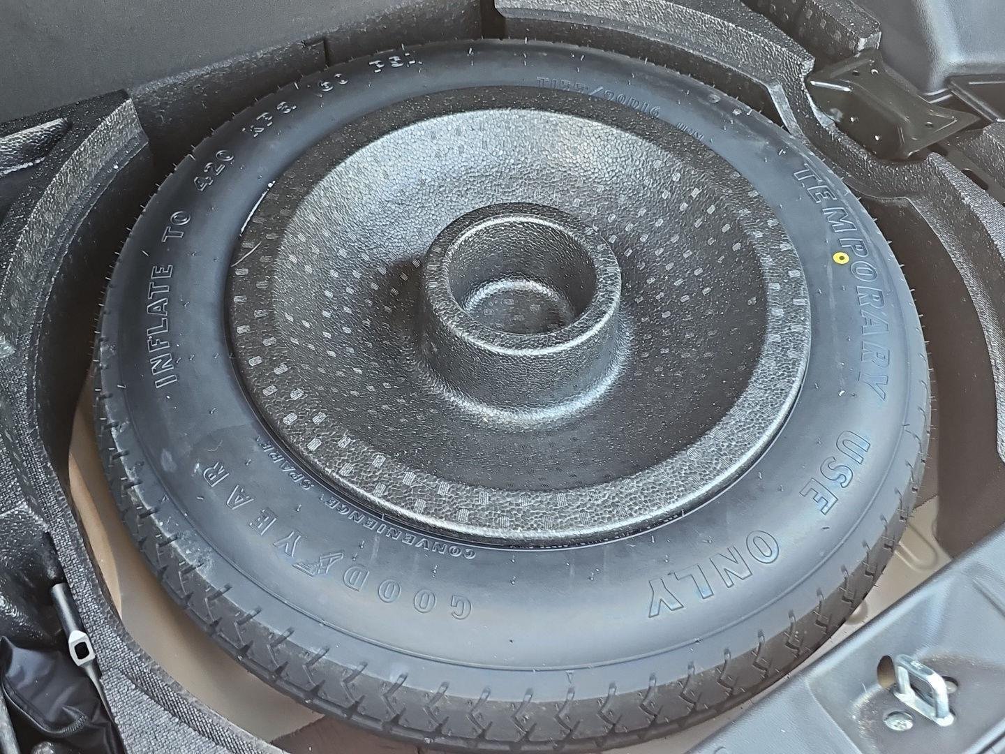 Used 2025 Sunshine Orange Metallic Mitsubishi ES image 29