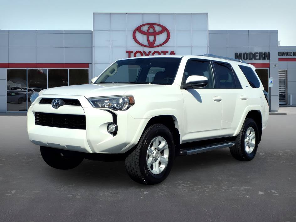 Used 2016 Super White Toyota SR5 image 1