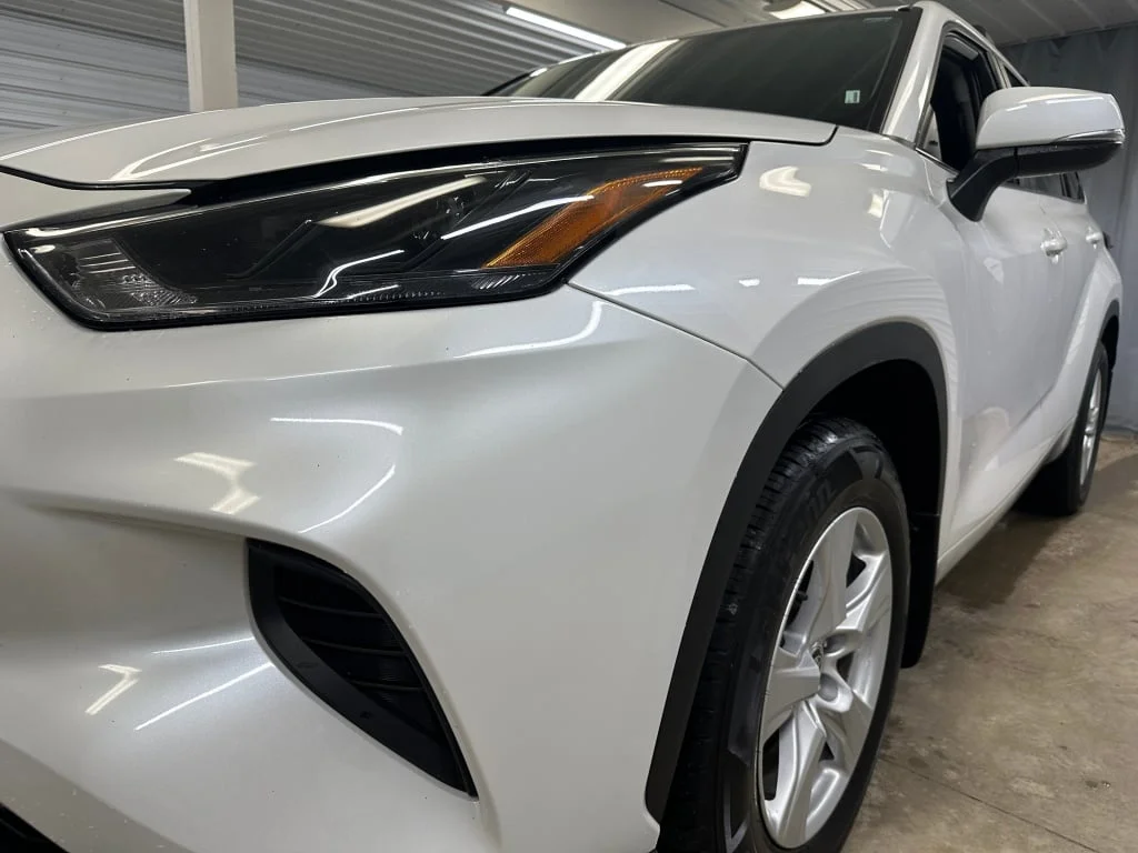 Used 2023 Wind Chill Pearl Toyota L image 31
