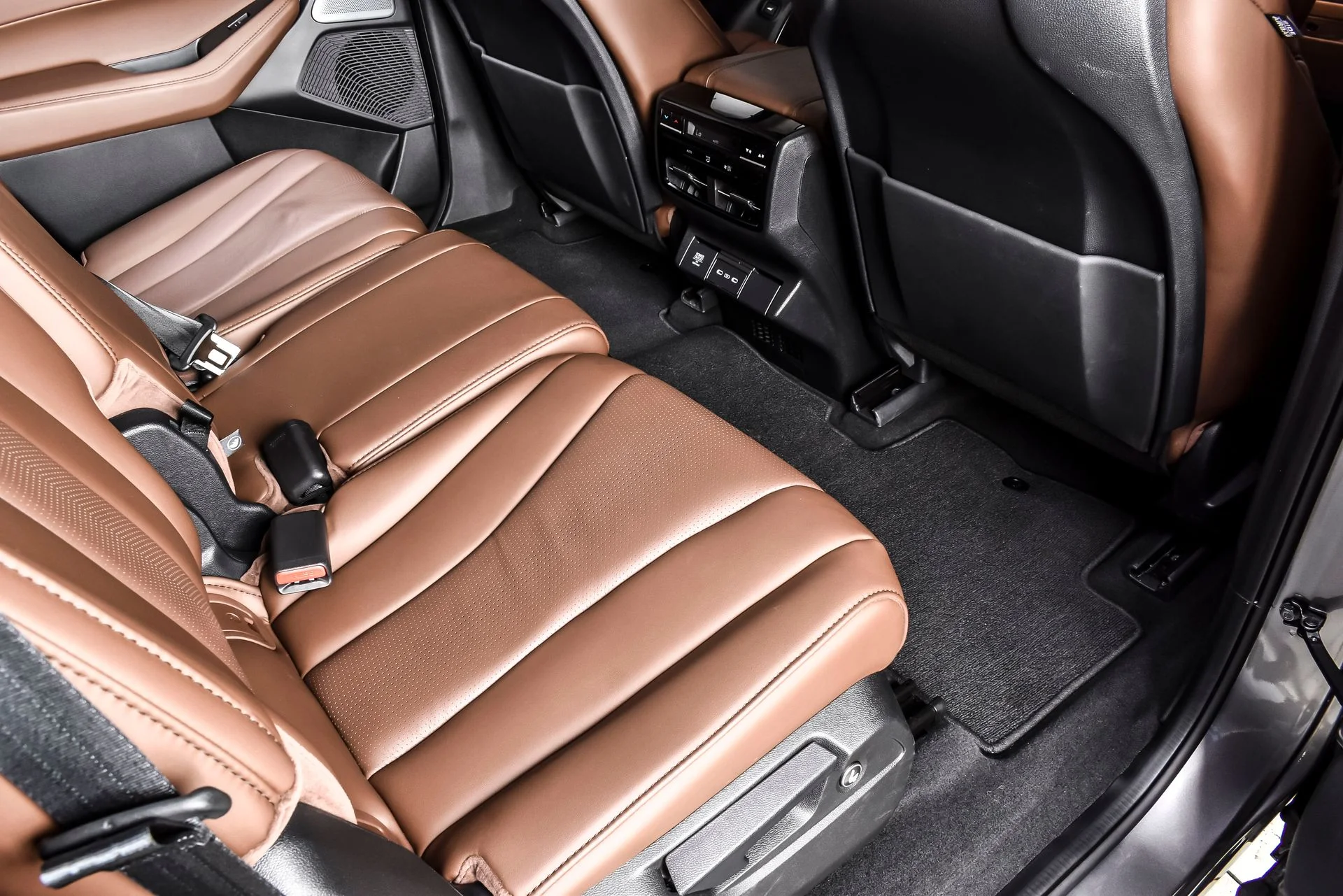 Used 2025 Majestic Black Pearl Acura Technology Package image 17