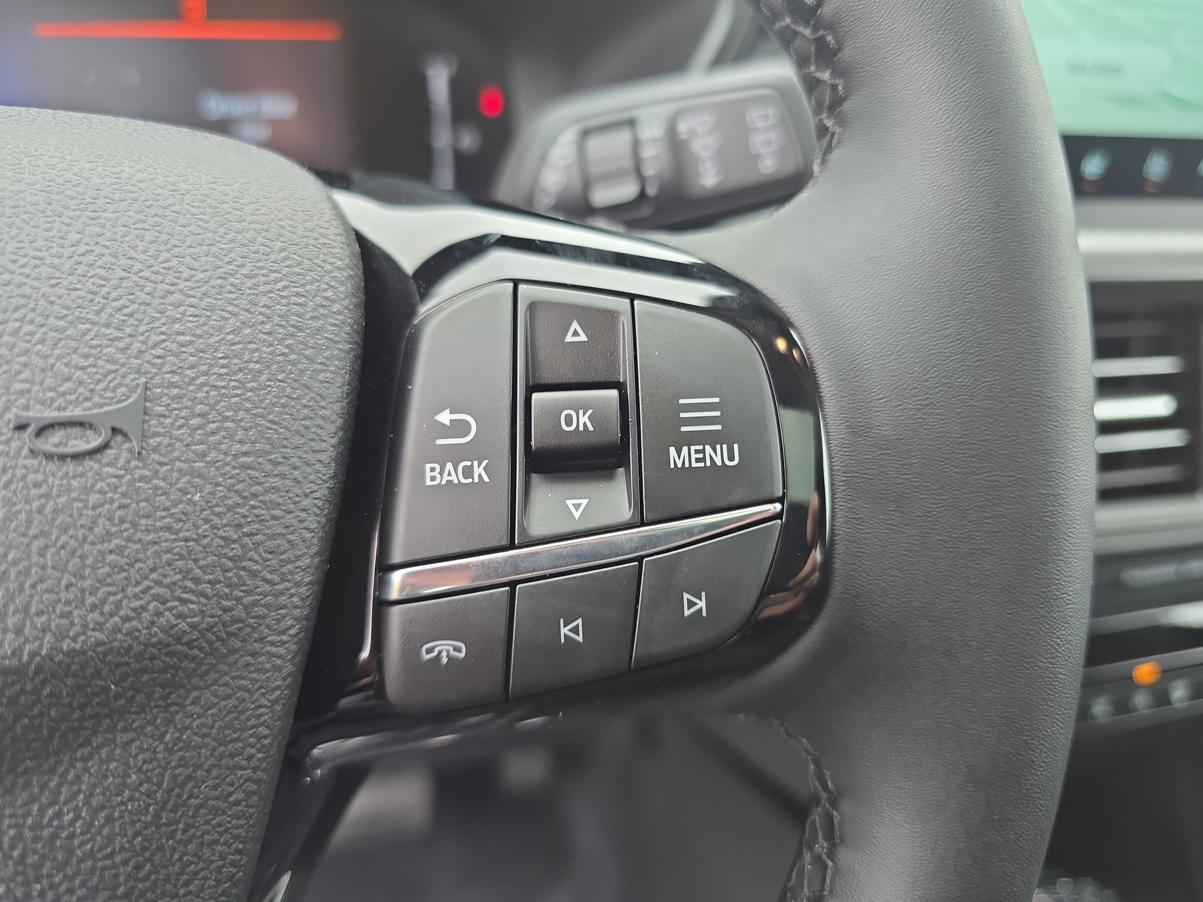 New 2026 Space Silver Metallic Ford Active® image 19