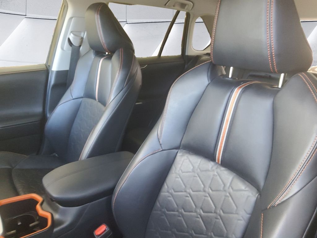 Used 2024  Toyota Adventure image 8