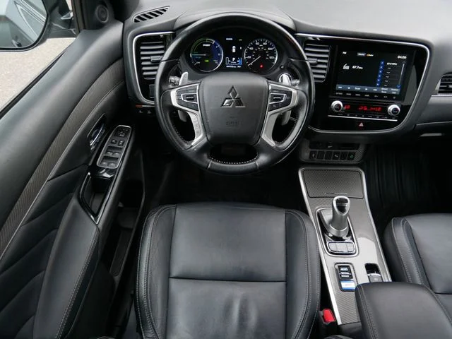 Used 2022 Mercury Gray Metallic Mitsubishi SEL image 12