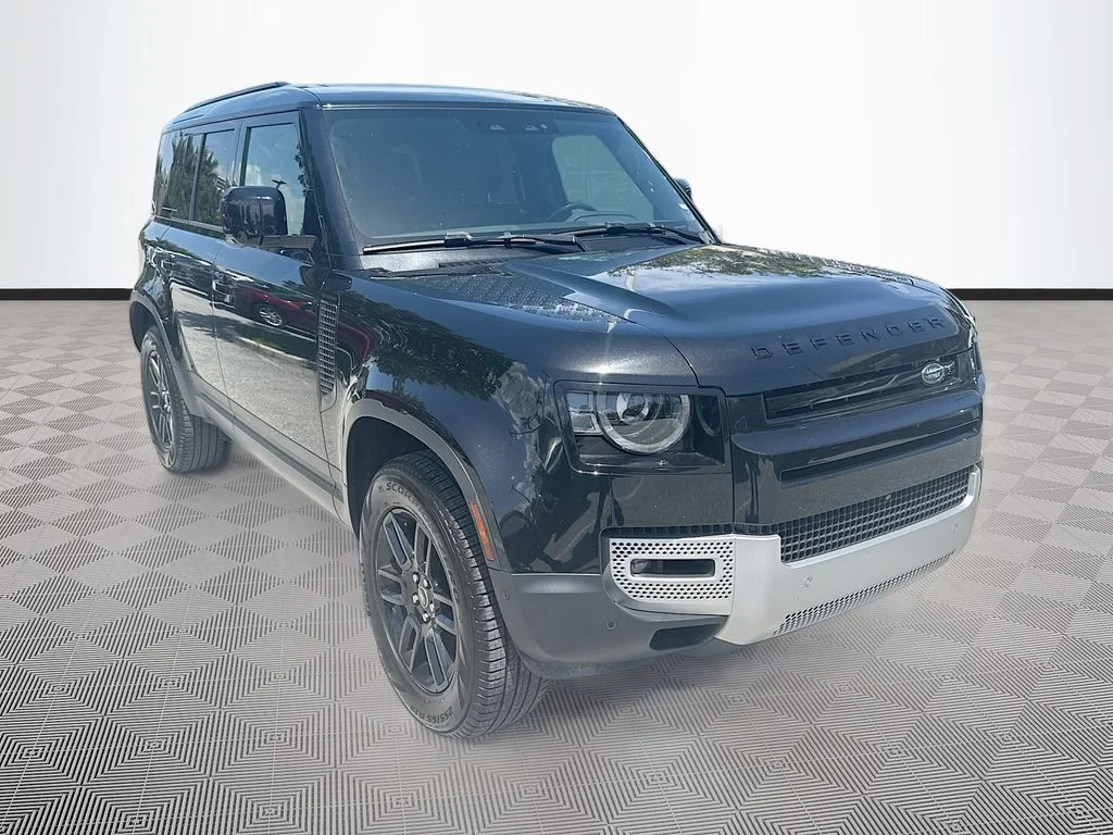Used 2025  Land Rover S image 4
