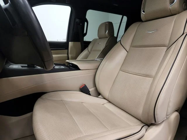 Used 2023 Silver Cadillac Premium image 18
