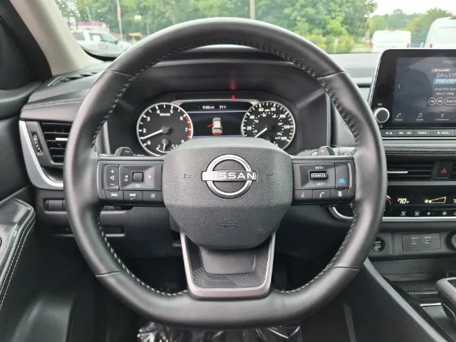 Used 2025 White Nissan SV image 31