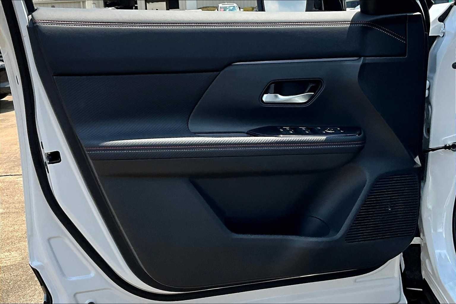 2025 Nissan Kicks SR - Photo 16