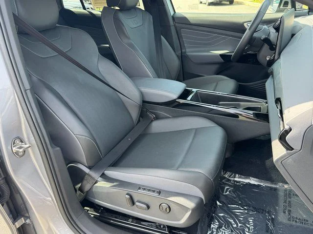 Used 2023 Silver Volkswagen Pro S image 29