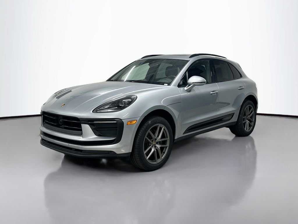 2025 Porsche Macan Base