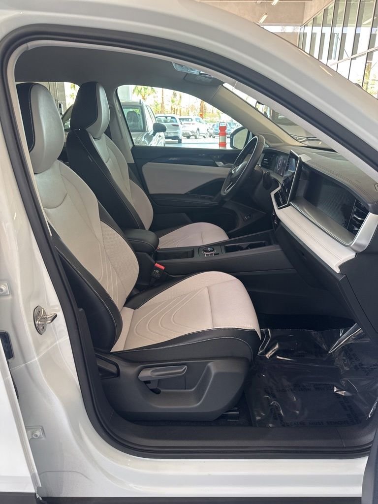 Certified Used 2025 White Volkswagen 2.0T SE image 9