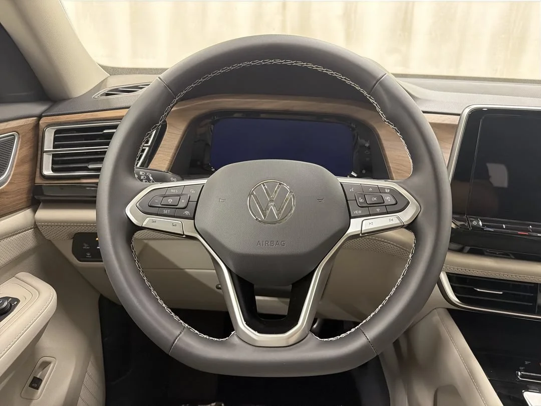 New 2026 Deep Black Pearl Volkswagen 2.0T SE w/Technology image 16