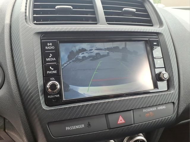 Used 2024  Mitsubishi 2.0 ES image 25