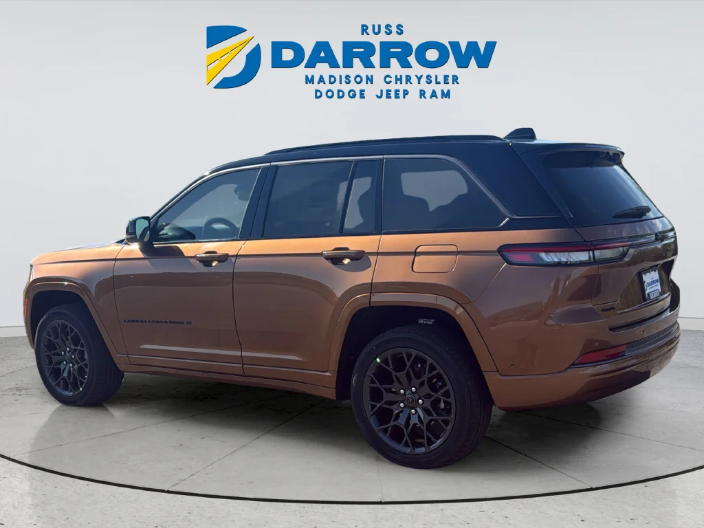 New 2027 Copper Shino Metallic Clear-Coat Paint Jeep Summit image 3