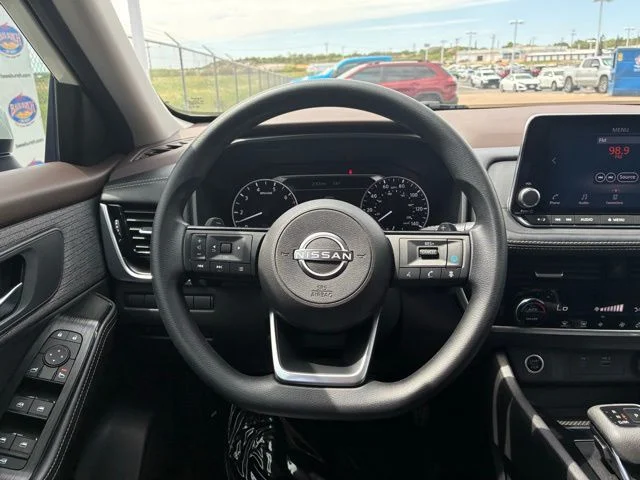 2022 Nissan Rogue SV - Photo 13