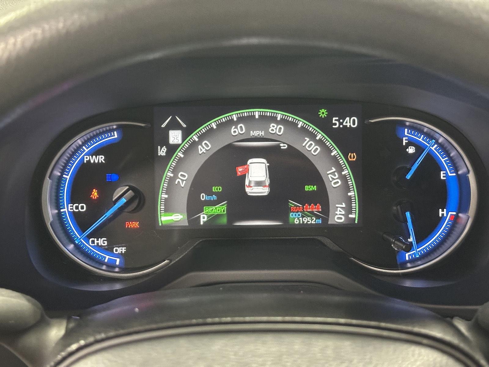 2024 Toyota RAV4 XLE - Photo 28