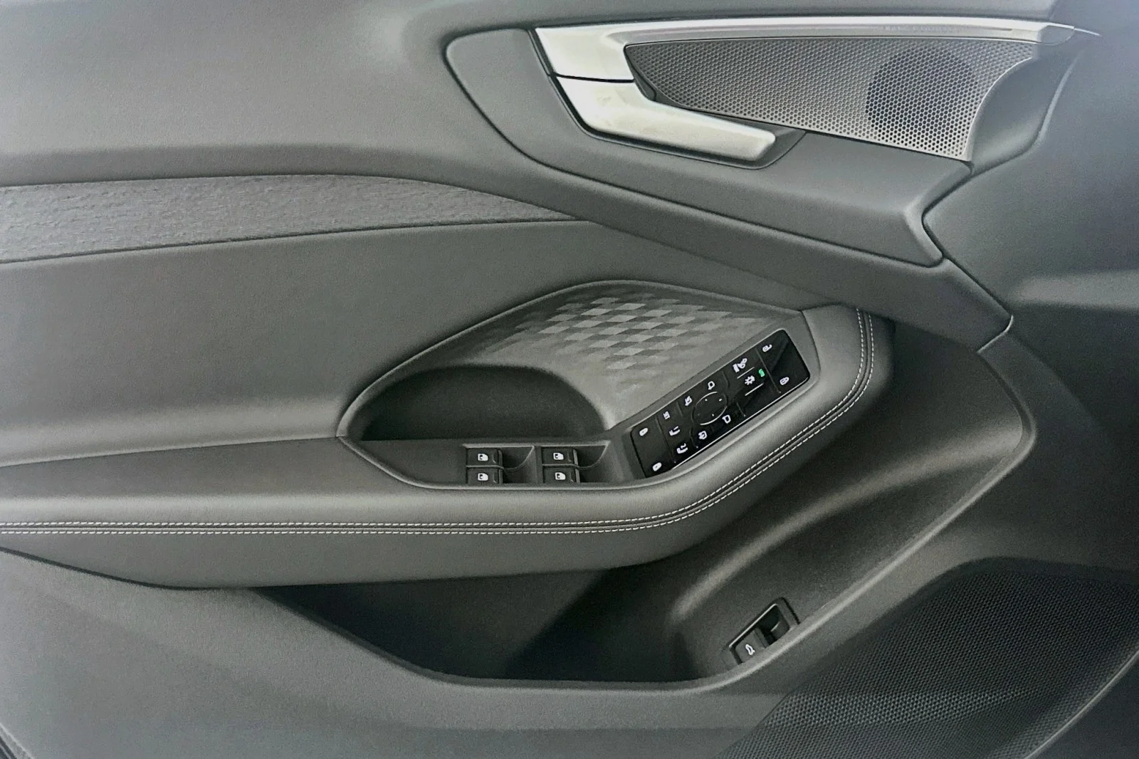 New 2026 Daytona Gray Pearl Effect Audi Premium Plus image 16