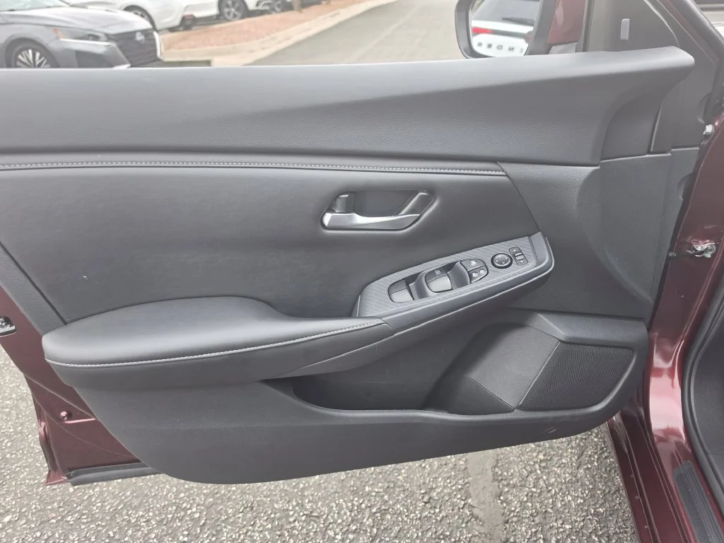 Certified Used 2025  Nissan SV image 15