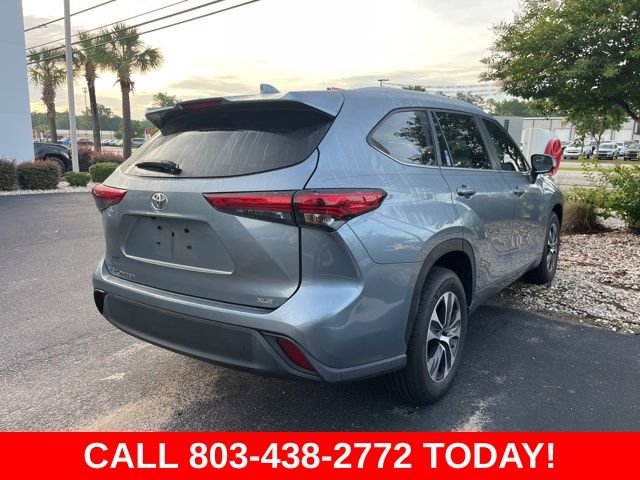 Used 2023 Gray Toyota XLE image 3