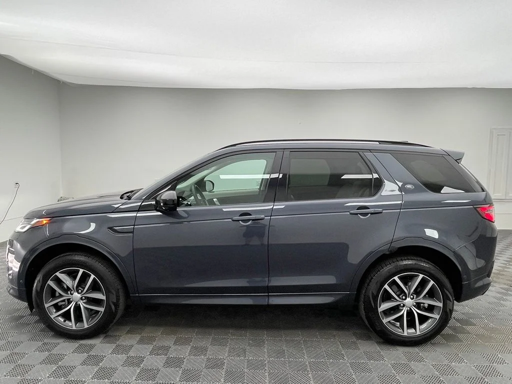 Used 2025 Varesine Blue Metallic Land Rover S image 14