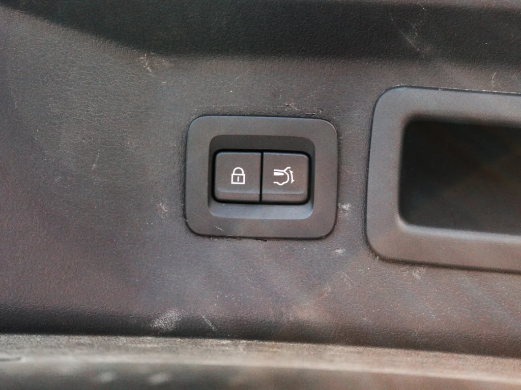 Used 2025 Silver Mazda Premium Sport image 29