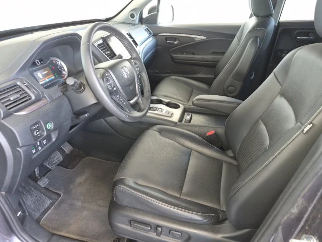 Certified Used 2023 Modern Steel Metallic Honda AWD RTL image 18