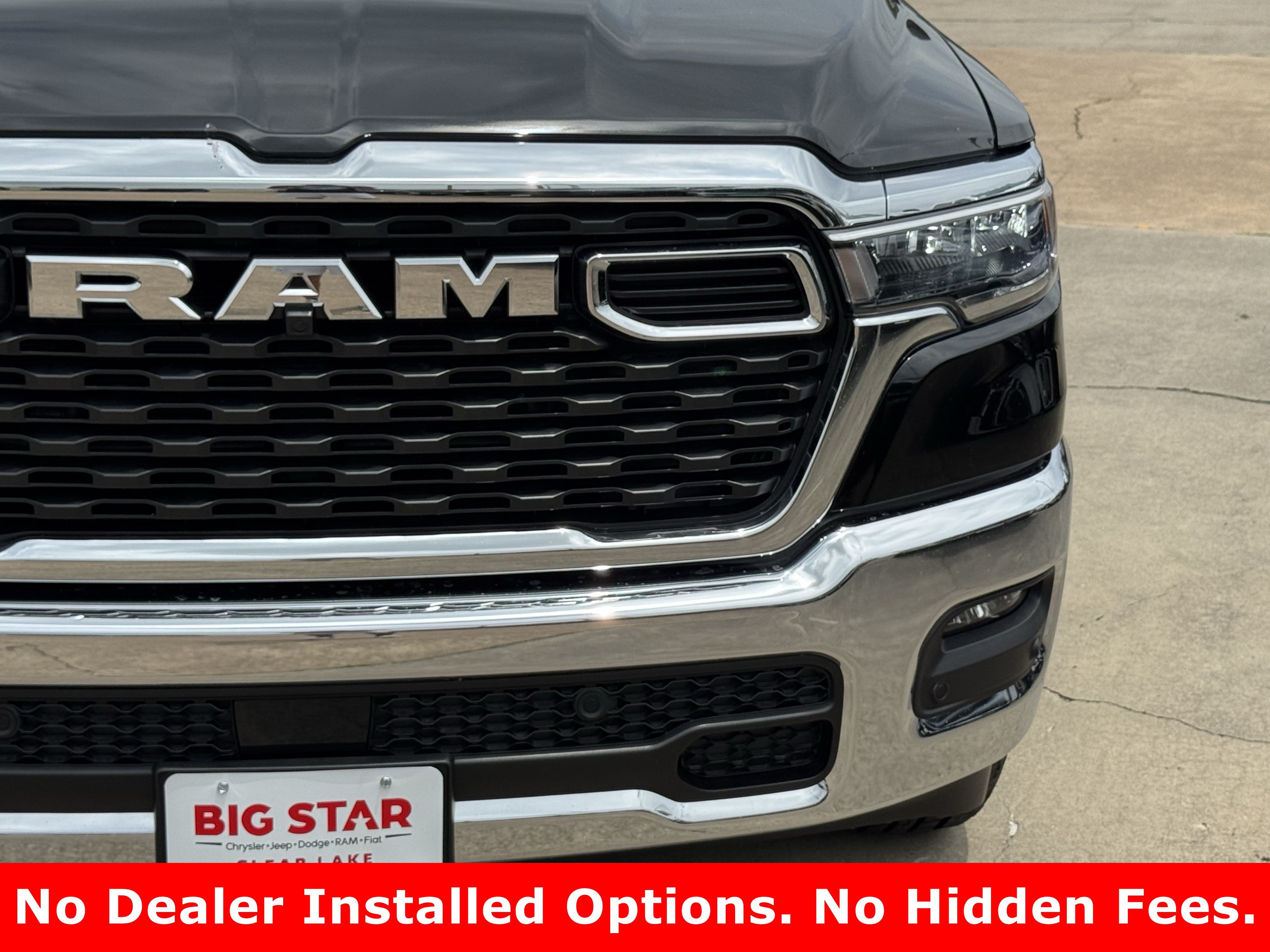 New 2026 Diamond Black Crystal Pearl-Coat Exterior Paint RAM Lone Star image 4