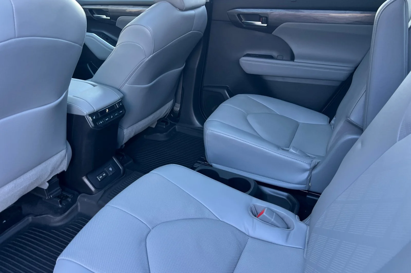 Certified Used 2022 Wind Chill Pearl Toyota Platinum image 12