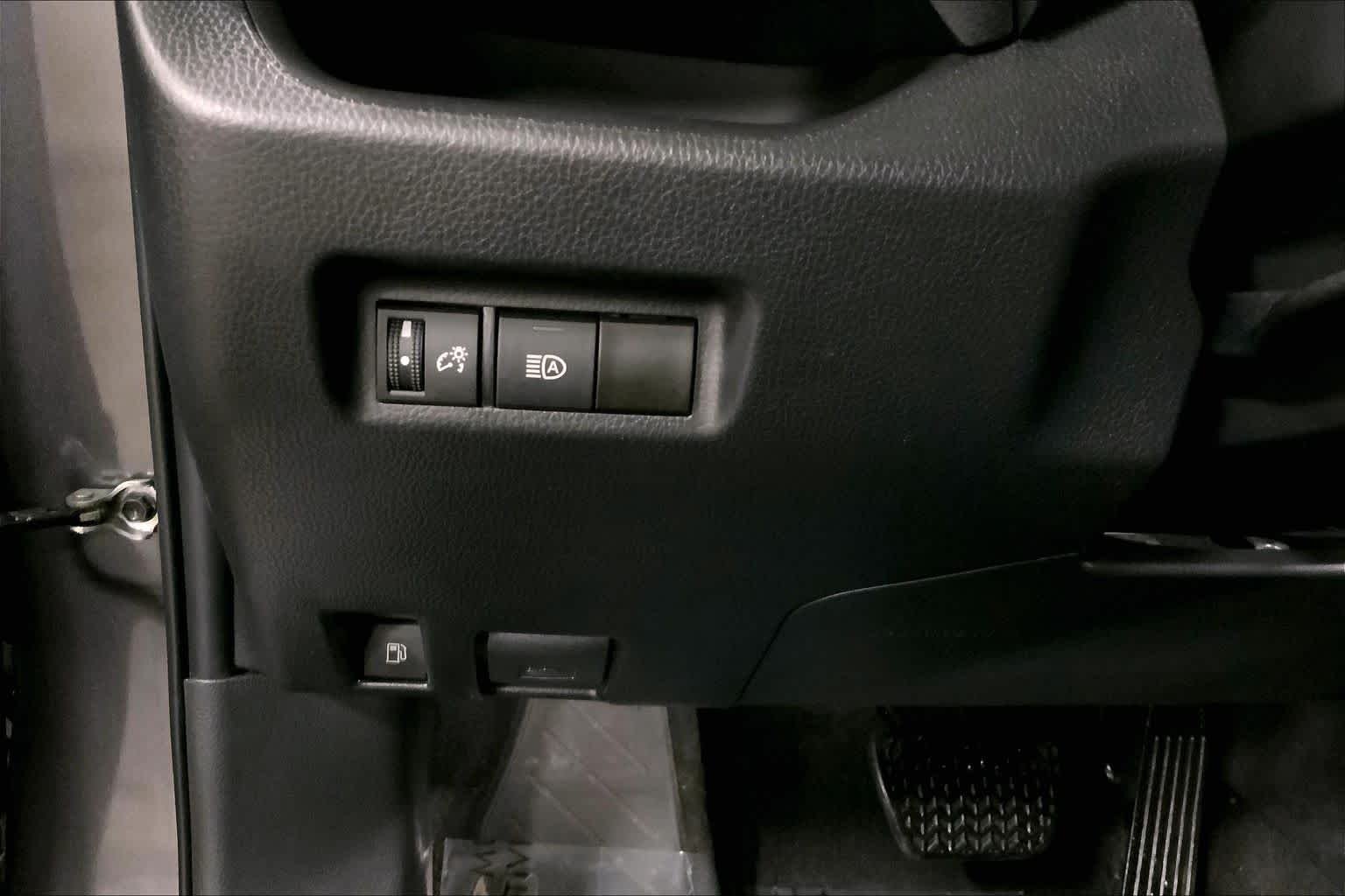 Certified Used 2024 Magnetic Gray Metallic Toyota Hybrid XLE image 35