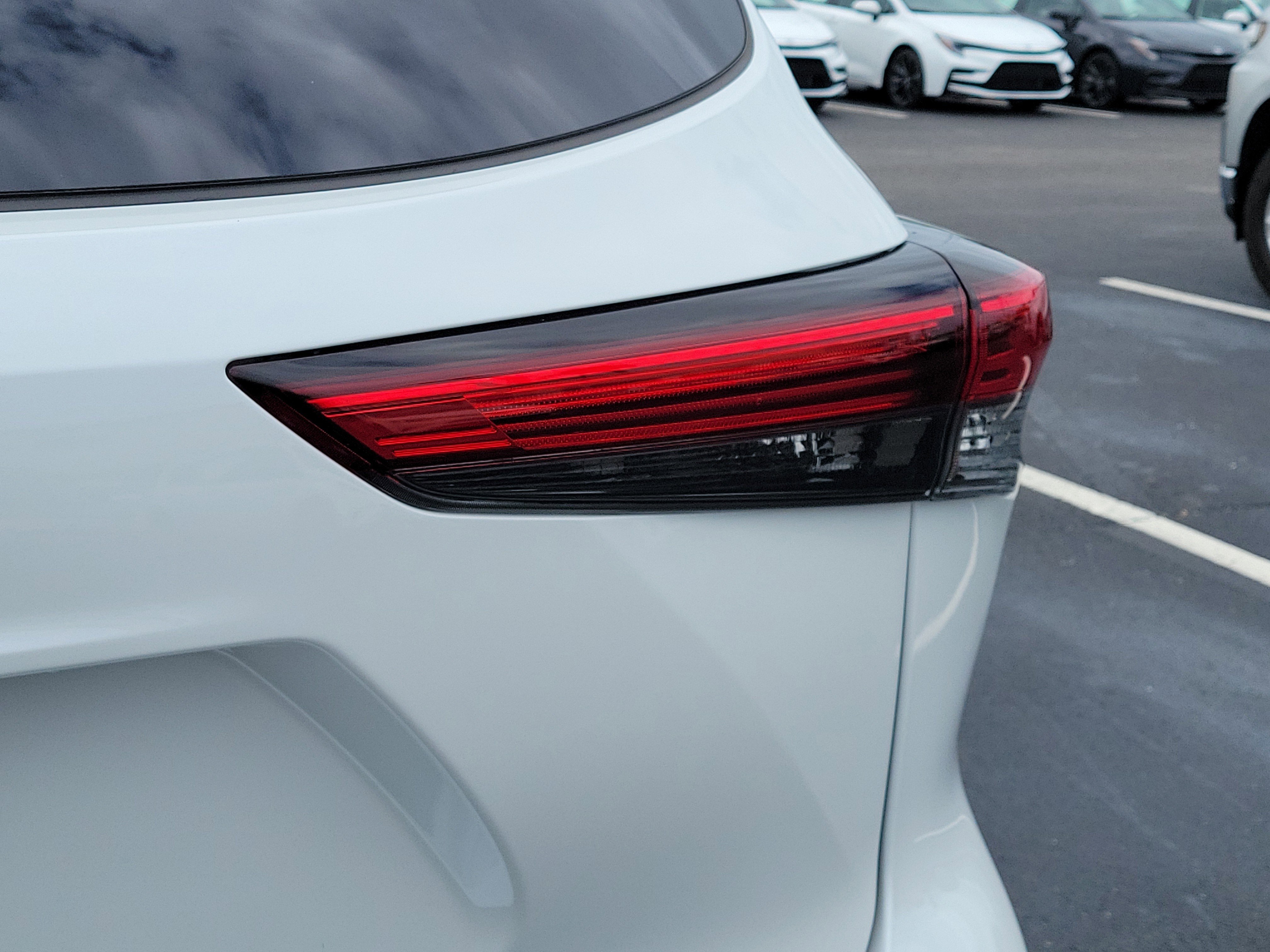 Used 2023 Wind Chill Pearl Toyota0 Limited image 10