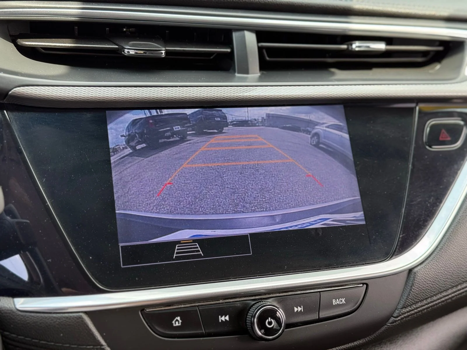 Used 2020 White Buick Select image 25