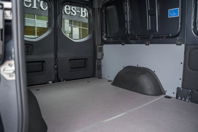 New 2026  Mercedes-Benz Crew 144 WB image 79