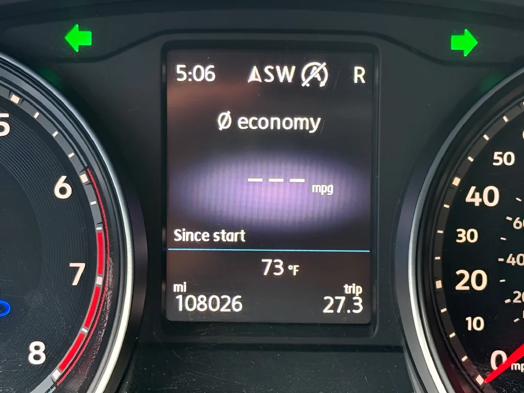 Used 2018 Black Volkswagen 3.6L V6 SE image 13