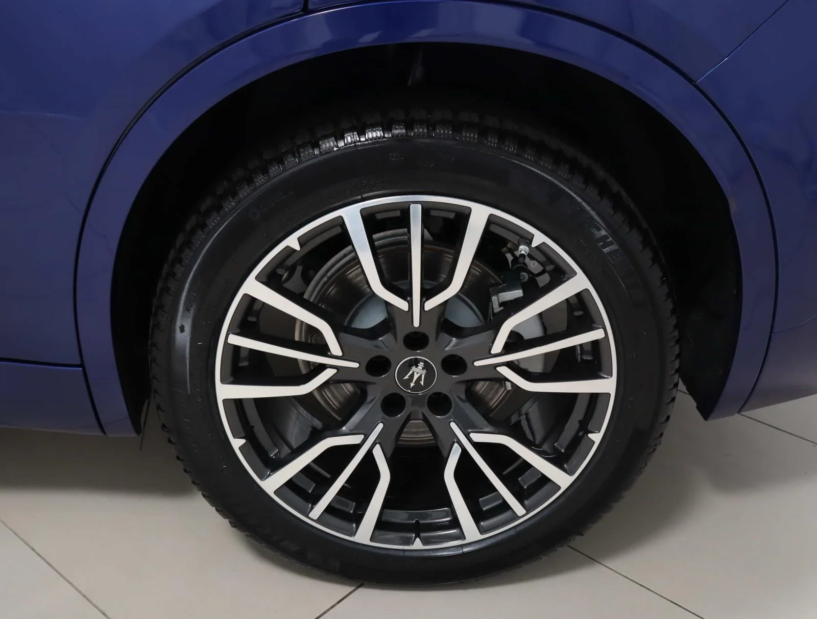 New 2025 Blu Modena Metallic Maserati AWD image 9