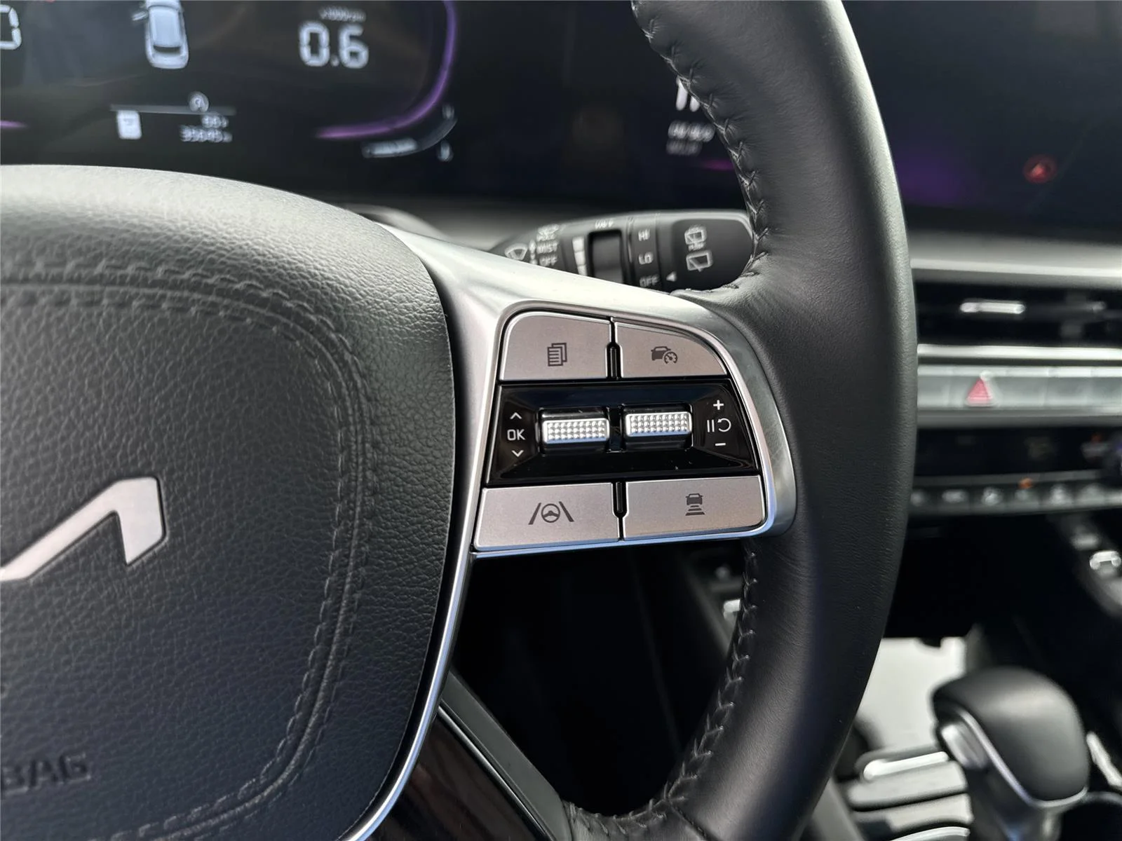 Used 2025 Glacial White Pearl Kia S image 20