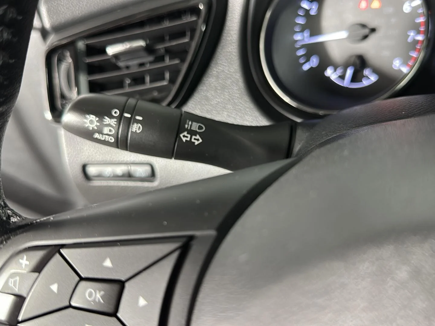 Used 2022 Gun Metallic Nissan SL image 25