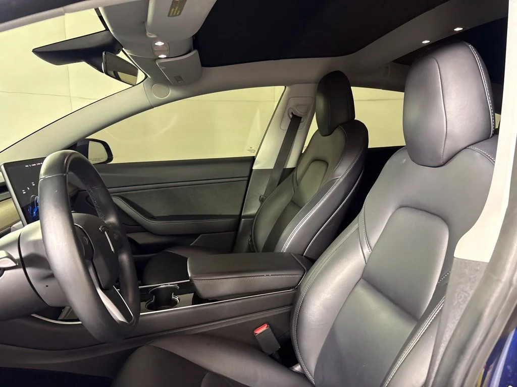 Used 2019 Blue Tesla Mid Range image 22