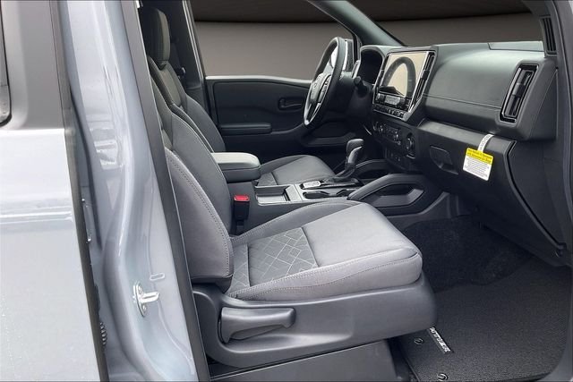 New 2026 Boulder Gray Pearl Nissan Crew Cab SV image 11