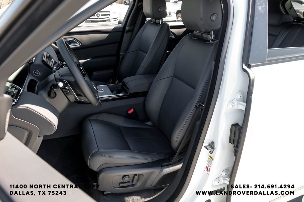 Used 2026 White Land Rover Dynamic SE image 34