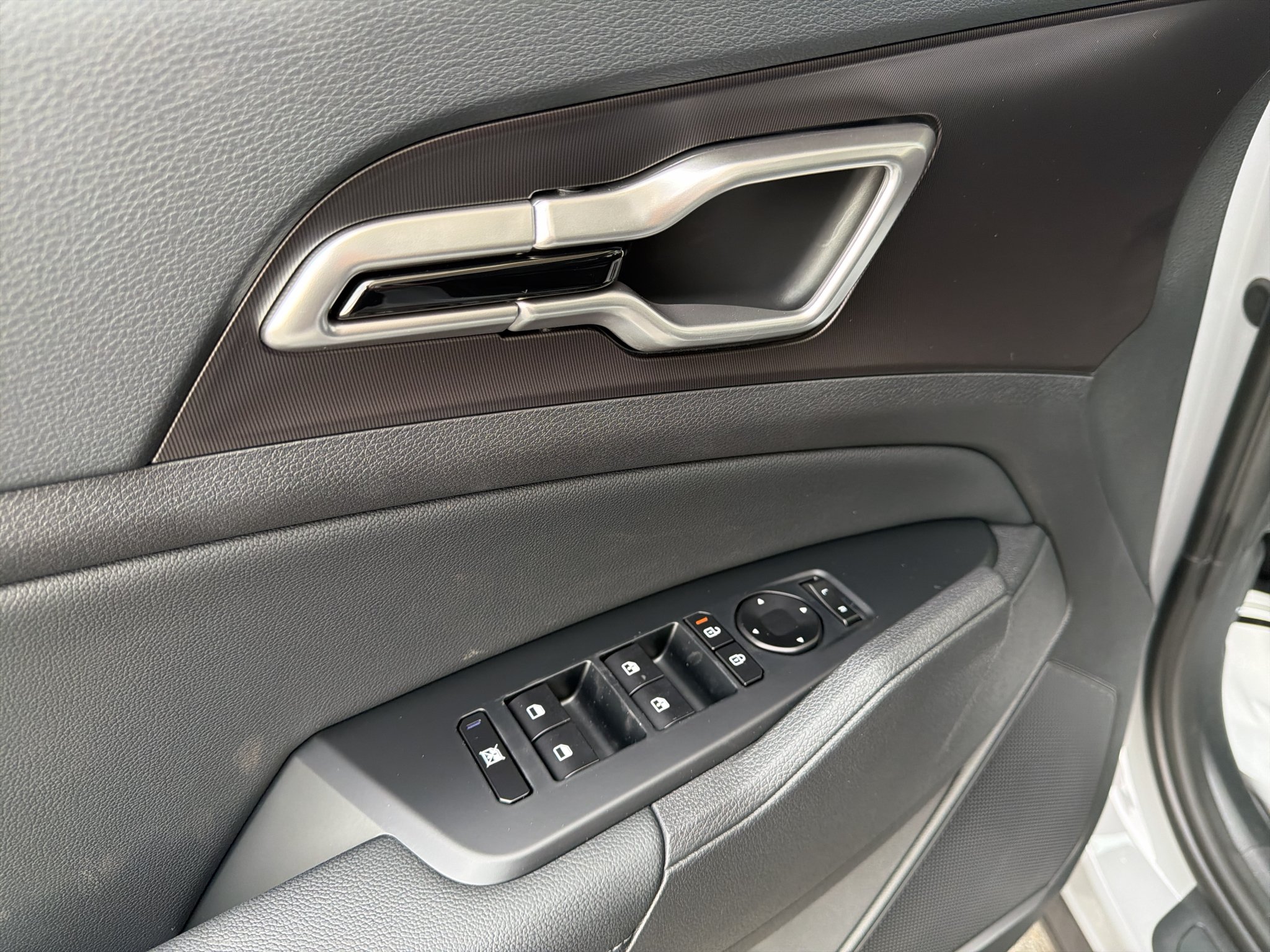 New 2027 Wolf Gray Kia EX image 18