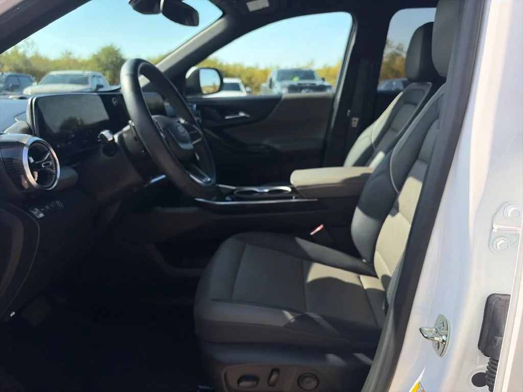 2025 Chevrolet Equinox LT - Photo 25