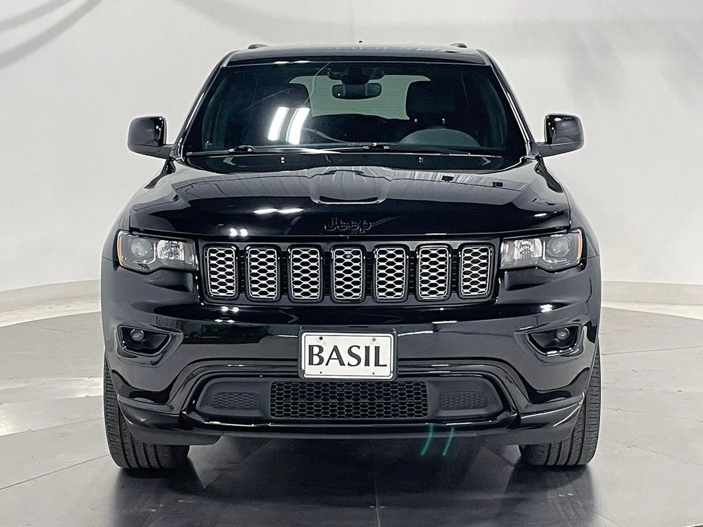 Used 2022 Black Jeep Laredo X image 9
