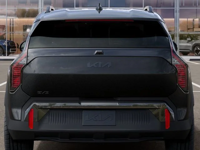 New 2027 Interstellar Gray Kia Wind image 13