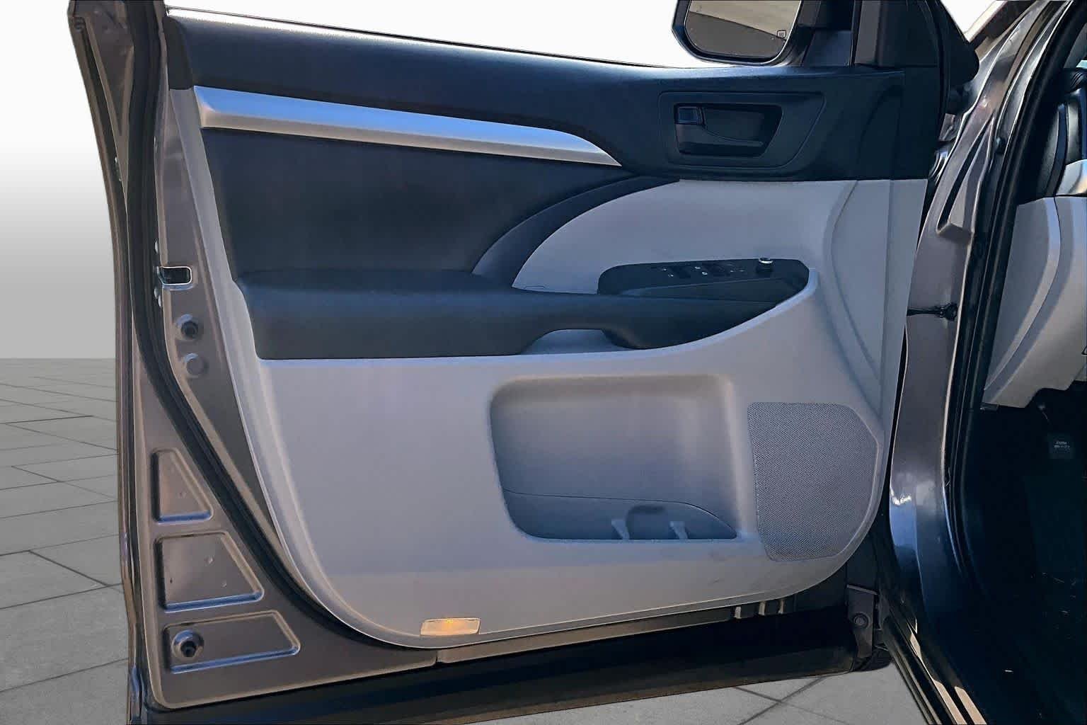 Used 2019 Predawn Gray Mica Toyota LE Plus image 25