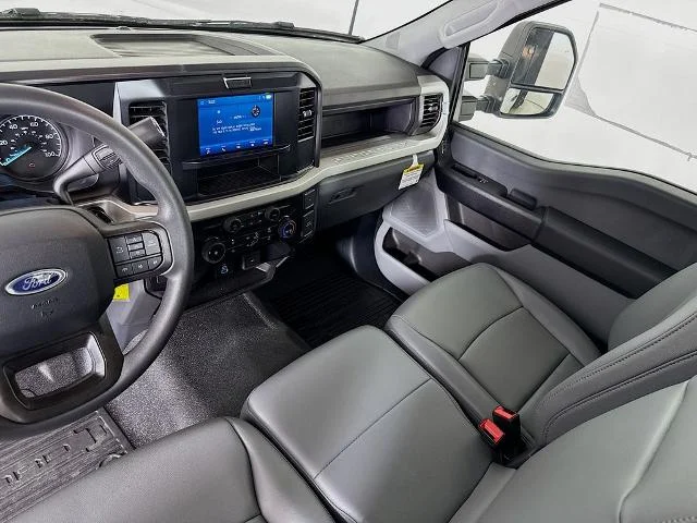 New 2025 Oxford White Ford F-450® XL image 47