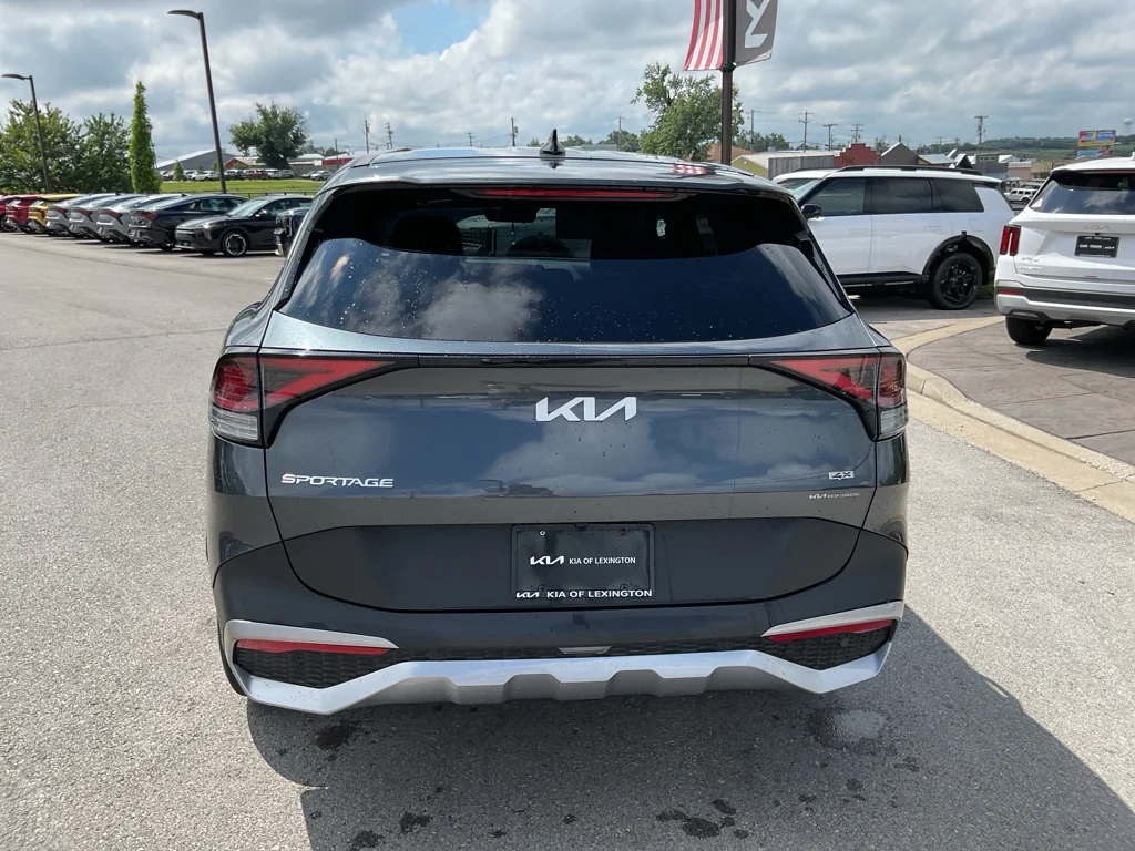 Used 2023 Gravity Gray Kia LX image 7