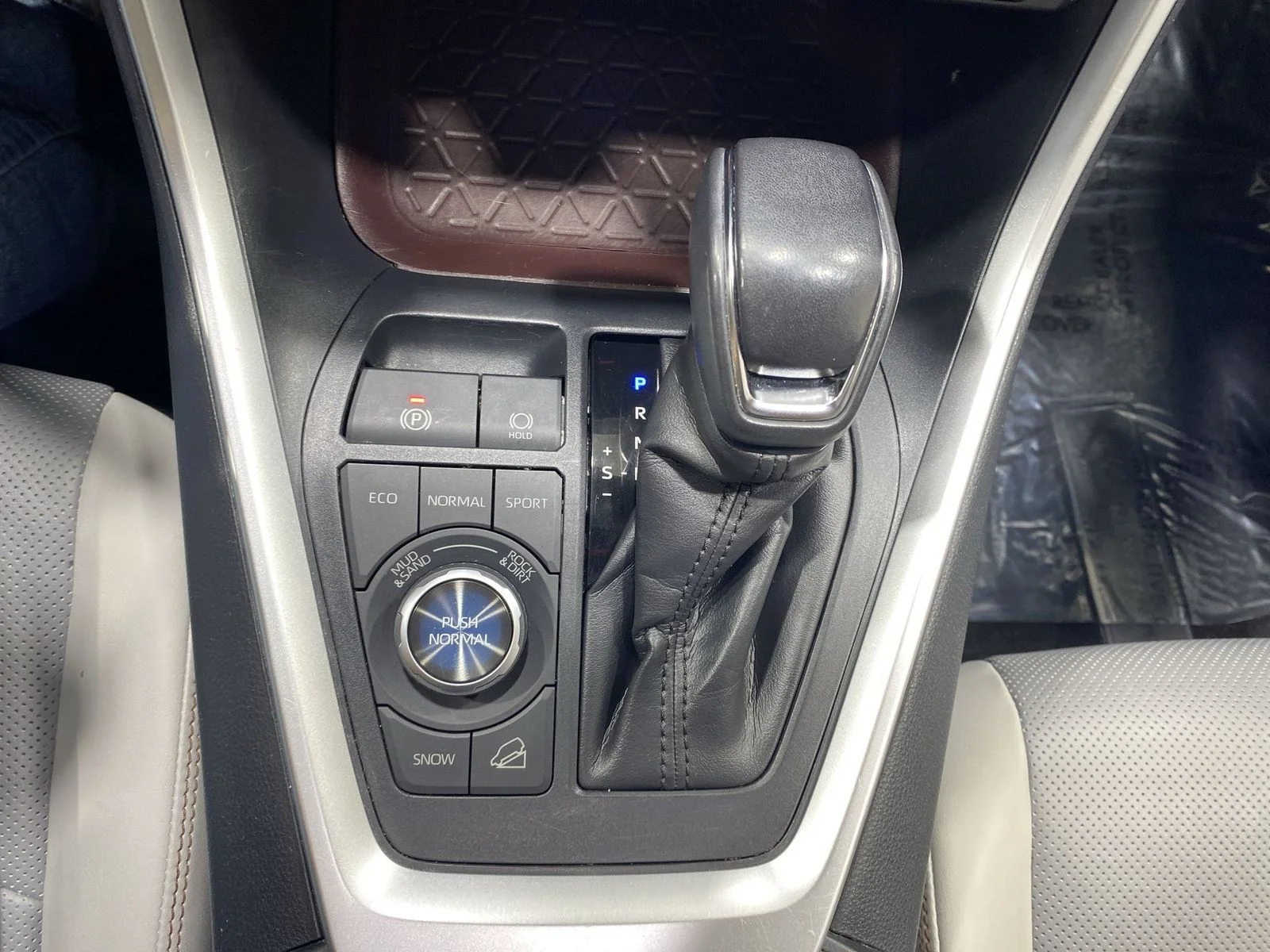 2019 Toyota RAV4 Limited - Photo 20