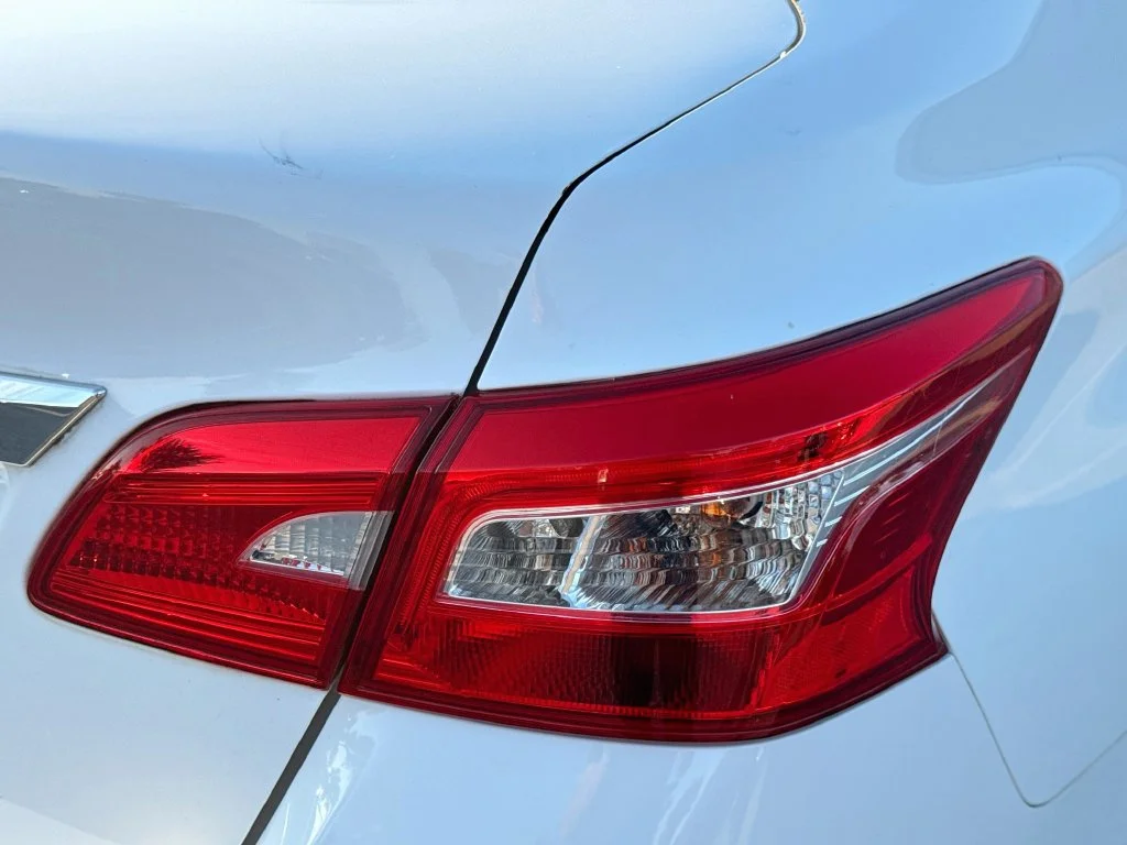 Used 2017 White Nissan S image 28