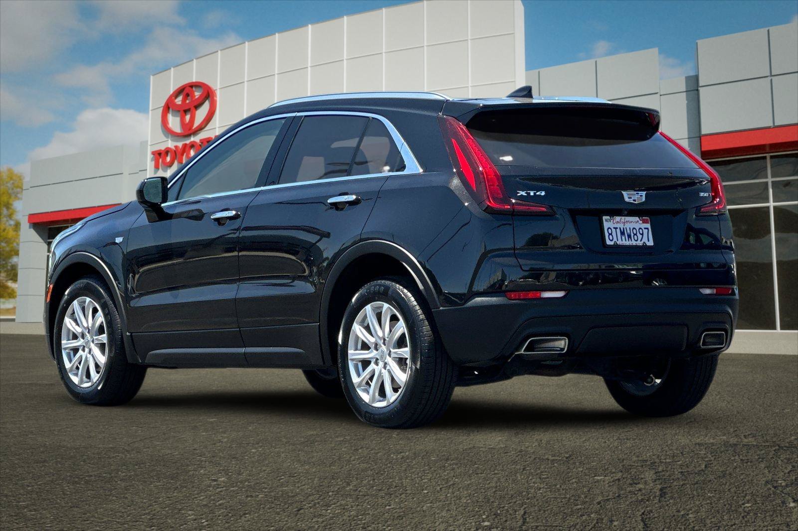 Used 2021 Stellar Black Metallic Cadillac FWD Luxury image 5